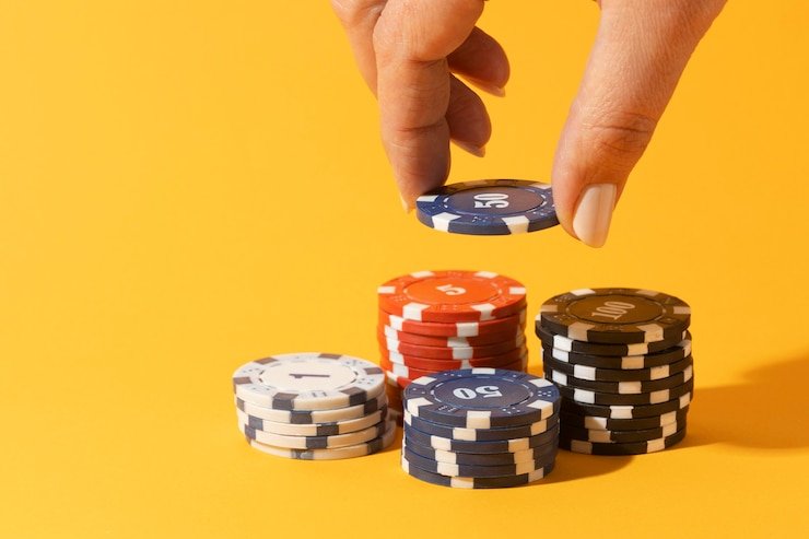 ligabanteng live casino dealer table with blackjack game